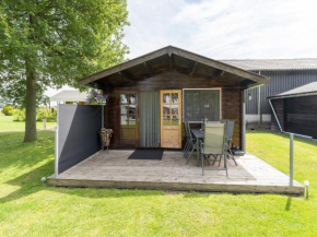 Inviting holiday home in Zwiggelte with garden